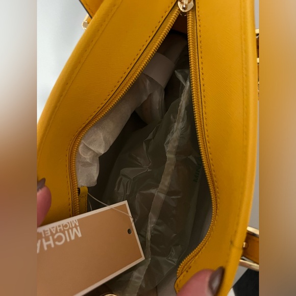 NWT Jasmine yellow jet set travel Michael Kohrs Tote bag - Picture 4 of 4